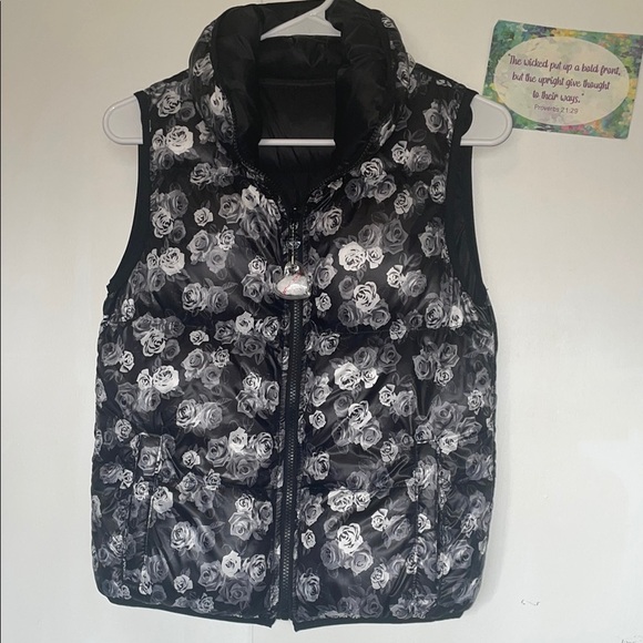 Betsey Johnson Reversible Black and White Floral Vest - Picture 1 of 8